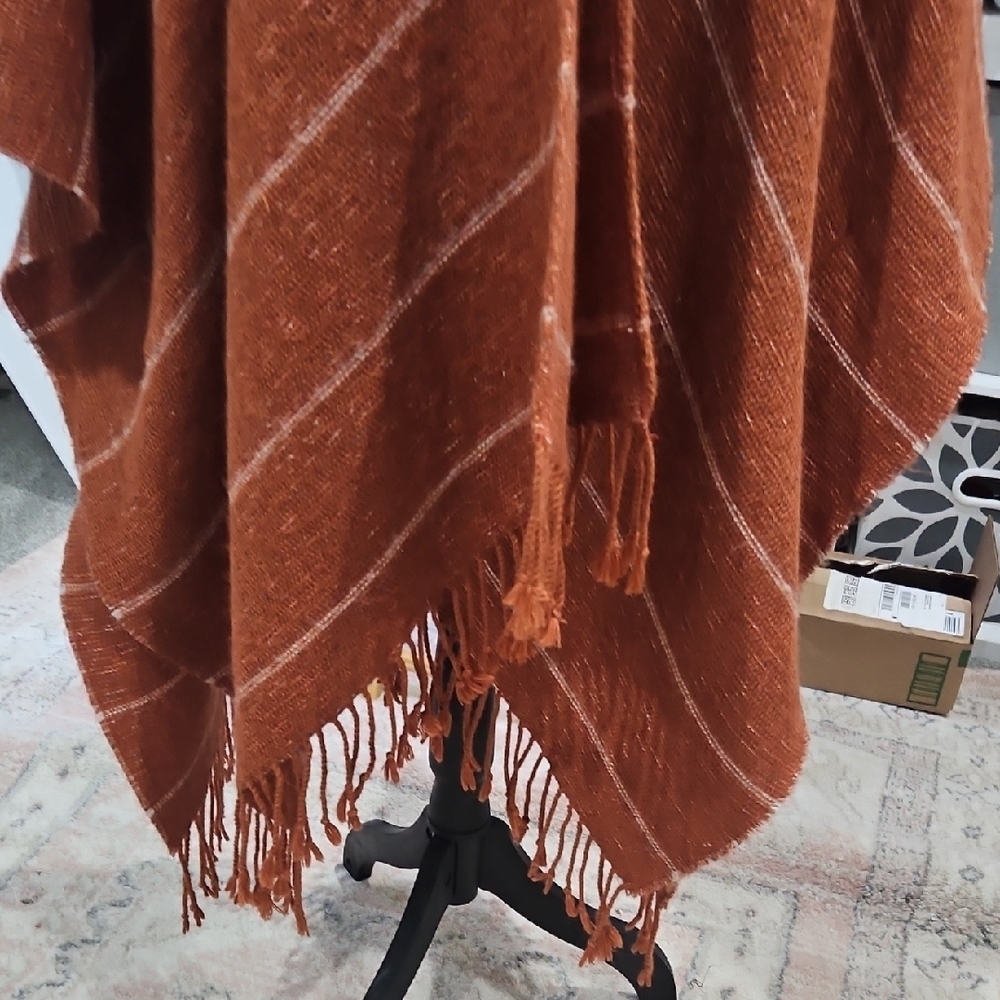 Universal Thread Terracotta Cape with Fringe - Picture 3 of 5